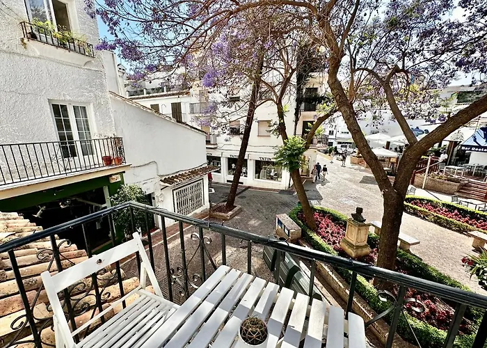 Old Town Modern Flat, 4 Minutes From Beach - Eaw Homes